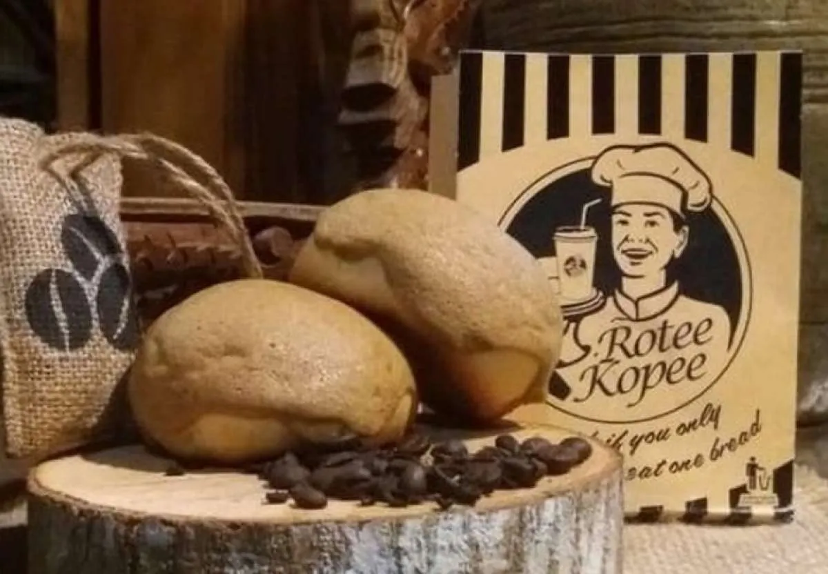 Peluang sedang dari kopi kekinian dan roti bun