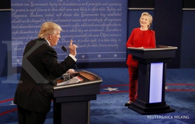Jurus Hillary Clinton pojokan Donald Trump