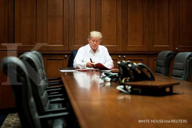 Doctors monitoring Trump's lungs, giving steroid to fight COVID-19 