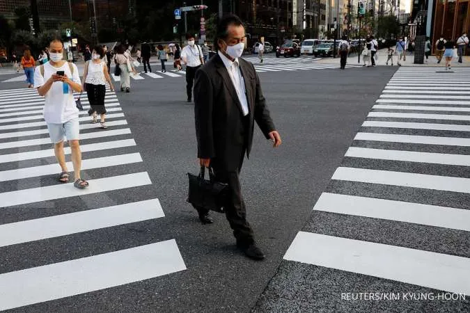 Japan industrial output rises for second month but retail sales fall again