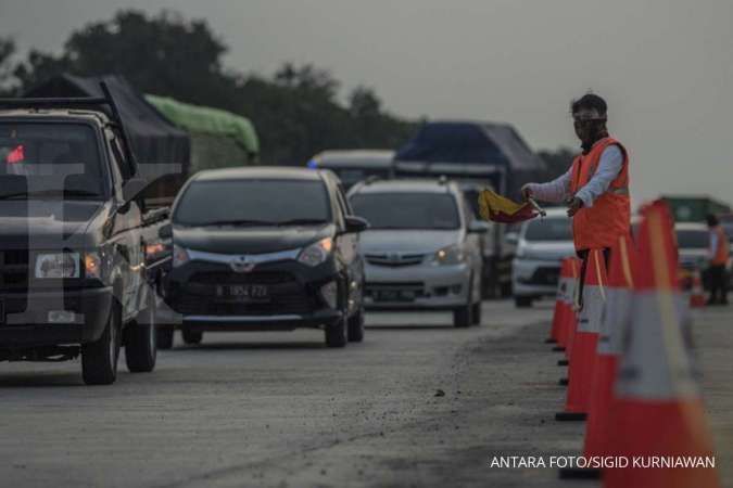 Tol Jakarta-Cikampek padat, dua rekayasa lalu lintas diberlakukan sekaligus