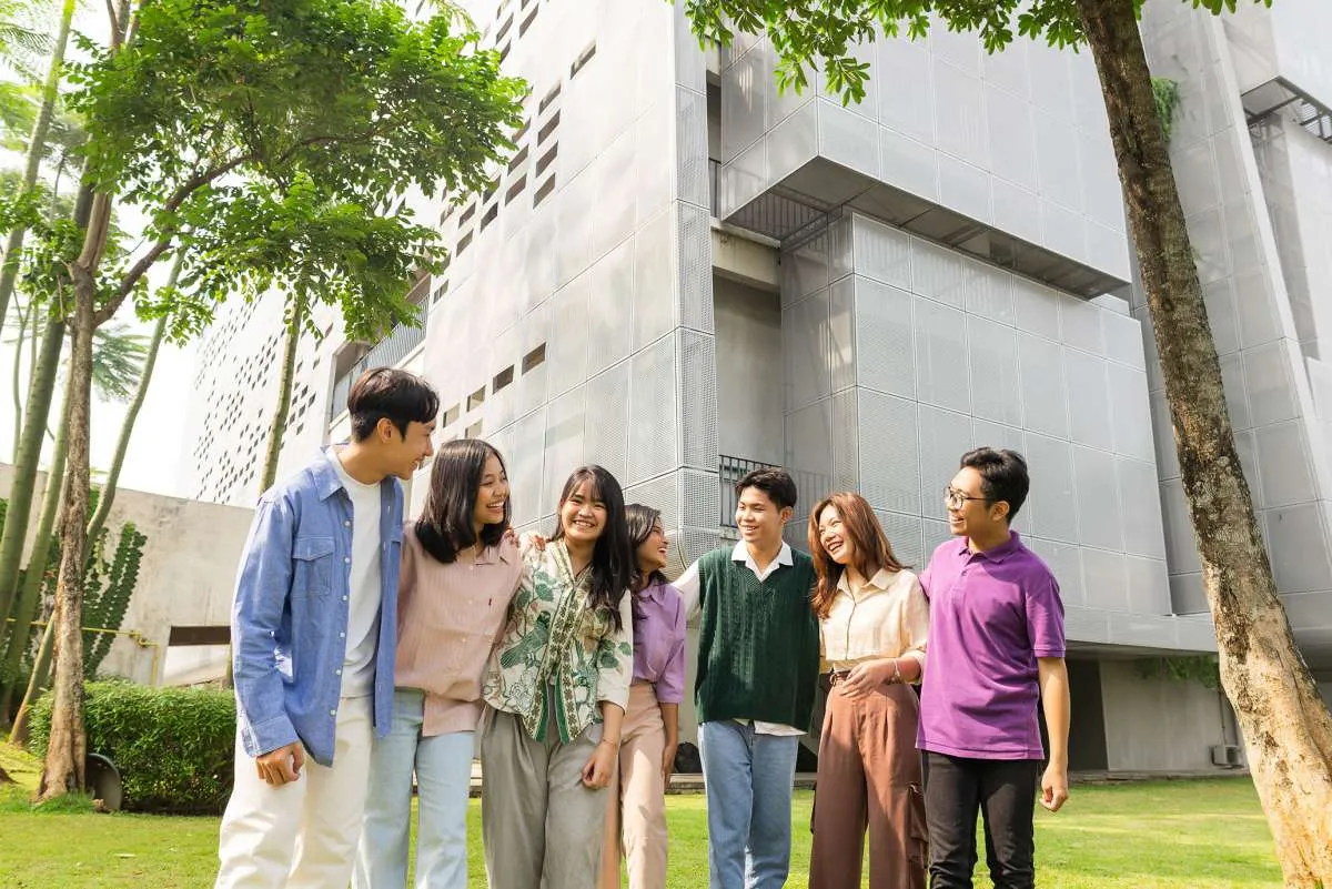 Universitas vs Politeknik: Apa Bedanya dan Mana yang Lebih Cocok untuk Masa Depanmu?