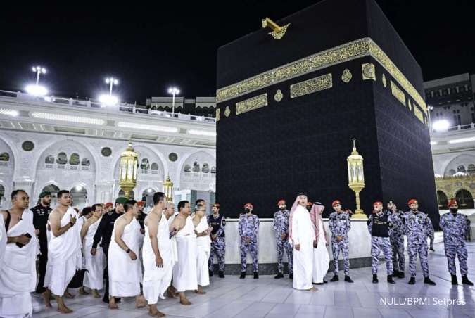 Prabowo Lakukan Umrah di Tanah Suci, Cium Hajar Aswad hingga Masuki Ka'bah