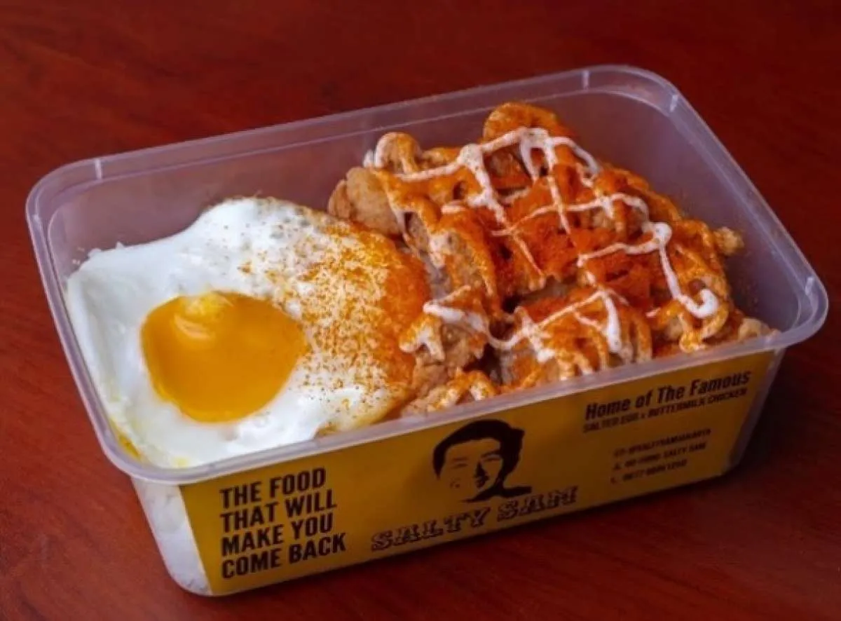 Lidah bergoyang karena menu berbahan dasar ikan asin dari Salty Sam