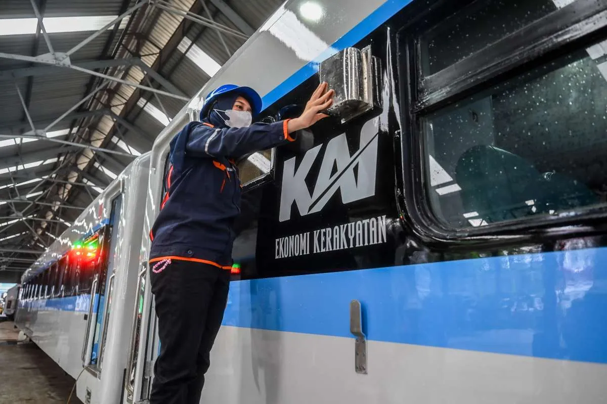 Proyek Kereta Cepat Jakarta-Surabaya Dapat Lampu Hijau, DPR Pertanyakan Urgensinya 