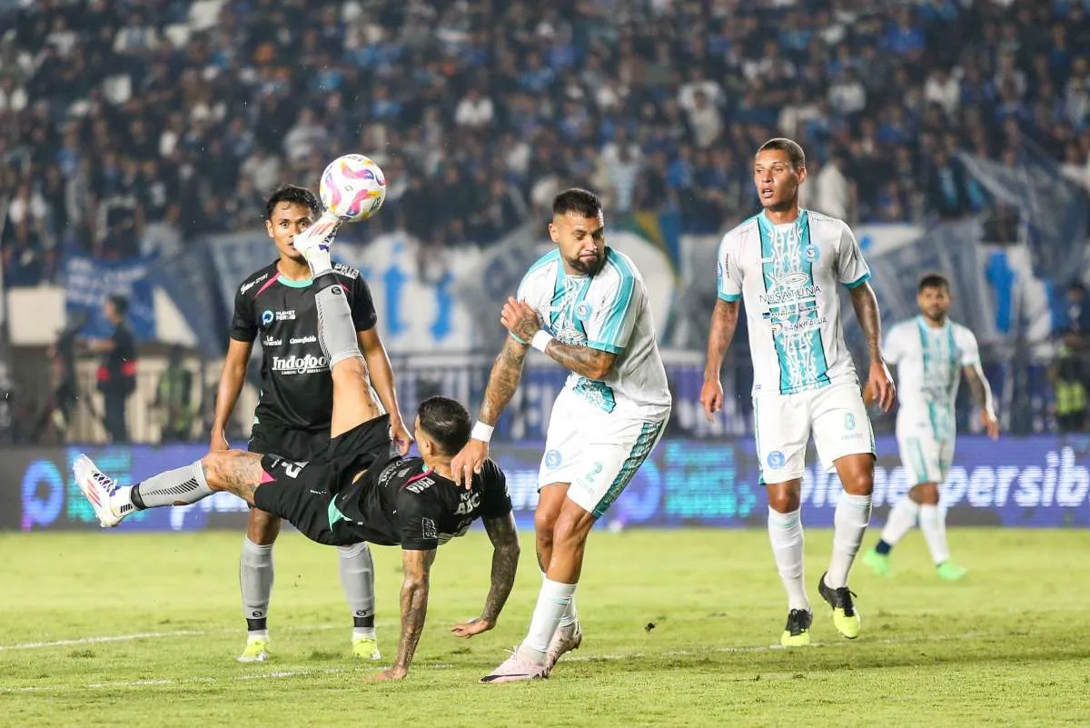 Rekor Pertemuan PSBS Biak vs Persib Bandung, Anak Asuh Bojan Hodak Bisa Menang?