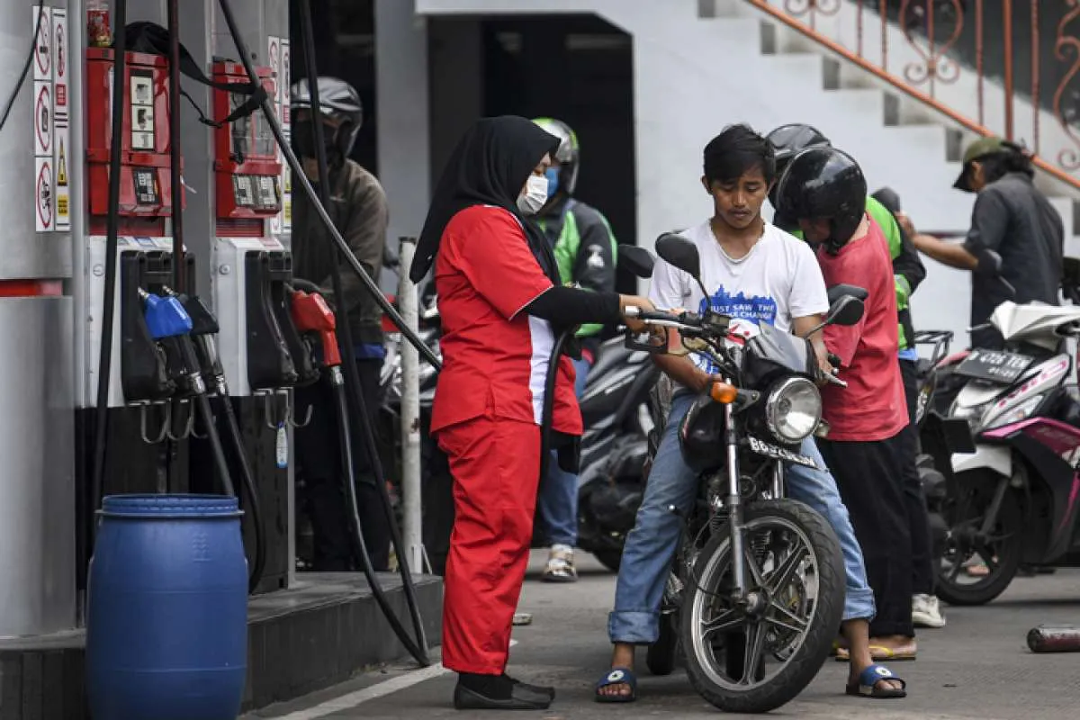 Ekonom: Kenaikan Harga BBM Sebabkan Keyakinan Konsumen Anjlok pada September
