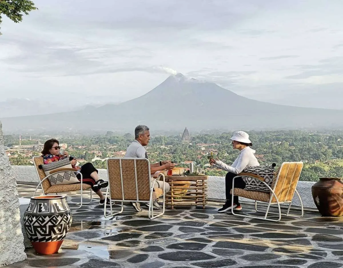 Suwatu by Mil&Bay, bersantap sambil menikmati pemandangan Candi Prambanan dan Merapi
