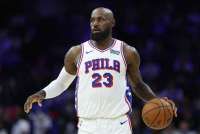 LeBron James Debut di Sixers, Langsung Taklukkan Juara NBA New York Knicks