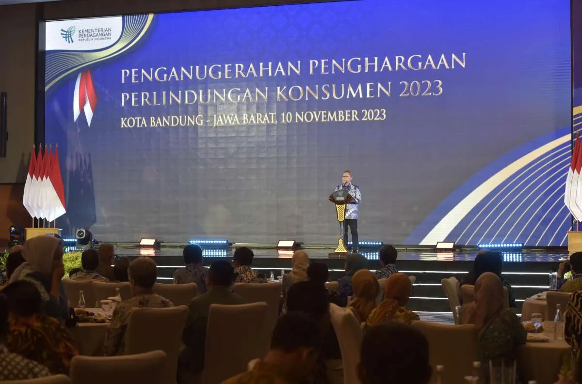 Mendag Zulkifli Hasan Anugerahkan Penghargaan Perlindungan Konsumen