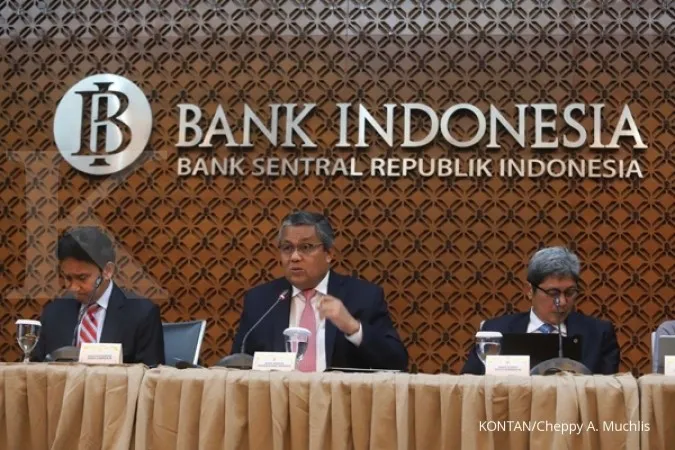 Indonesia central bank holds rates; seeks to lift liquidity, domestic NDF market