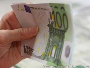 Euro Masih Bertekuk Lutut atas Dolar dan Yen