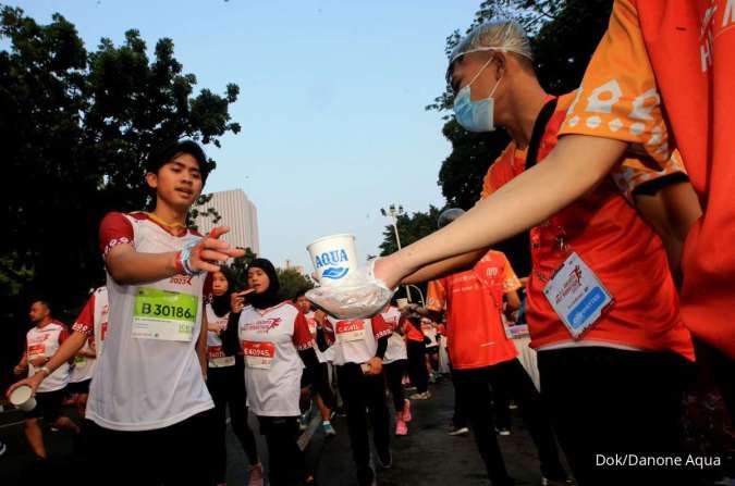 Danone-AQUA Penuhi Kebutuhan Hidrasi Pelari Jakarta Half Marathon 2023 