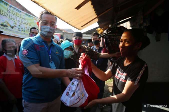 Mensos Juliari salurkan sembako di sejumlah wilayah Jakarta