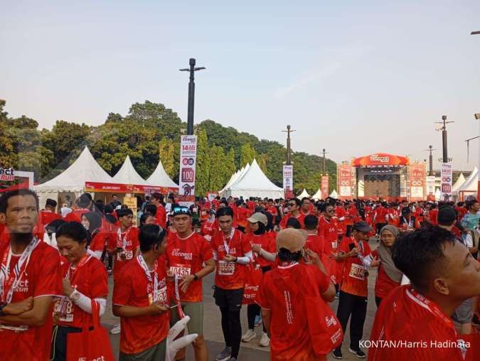 Pelari J&T Connect Run Memerahkan Parkir Timur Gelora Bung Karno