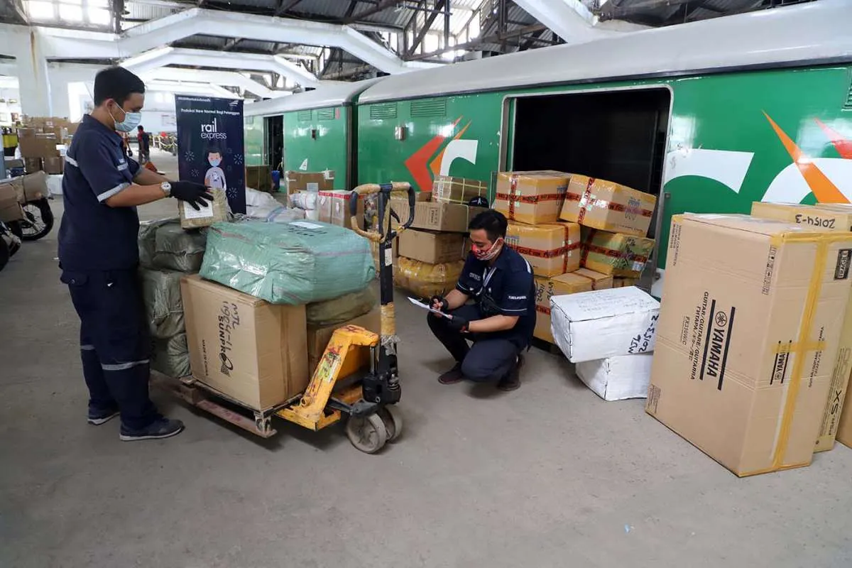 PT KAI andalkan pendapatan dari lini bisnis angkutan barang