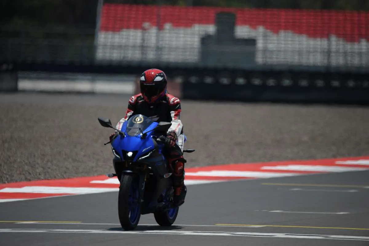 Kehidupan Berkendara Kian Bergairah, All New R15 Connected Jadi Inspirasi