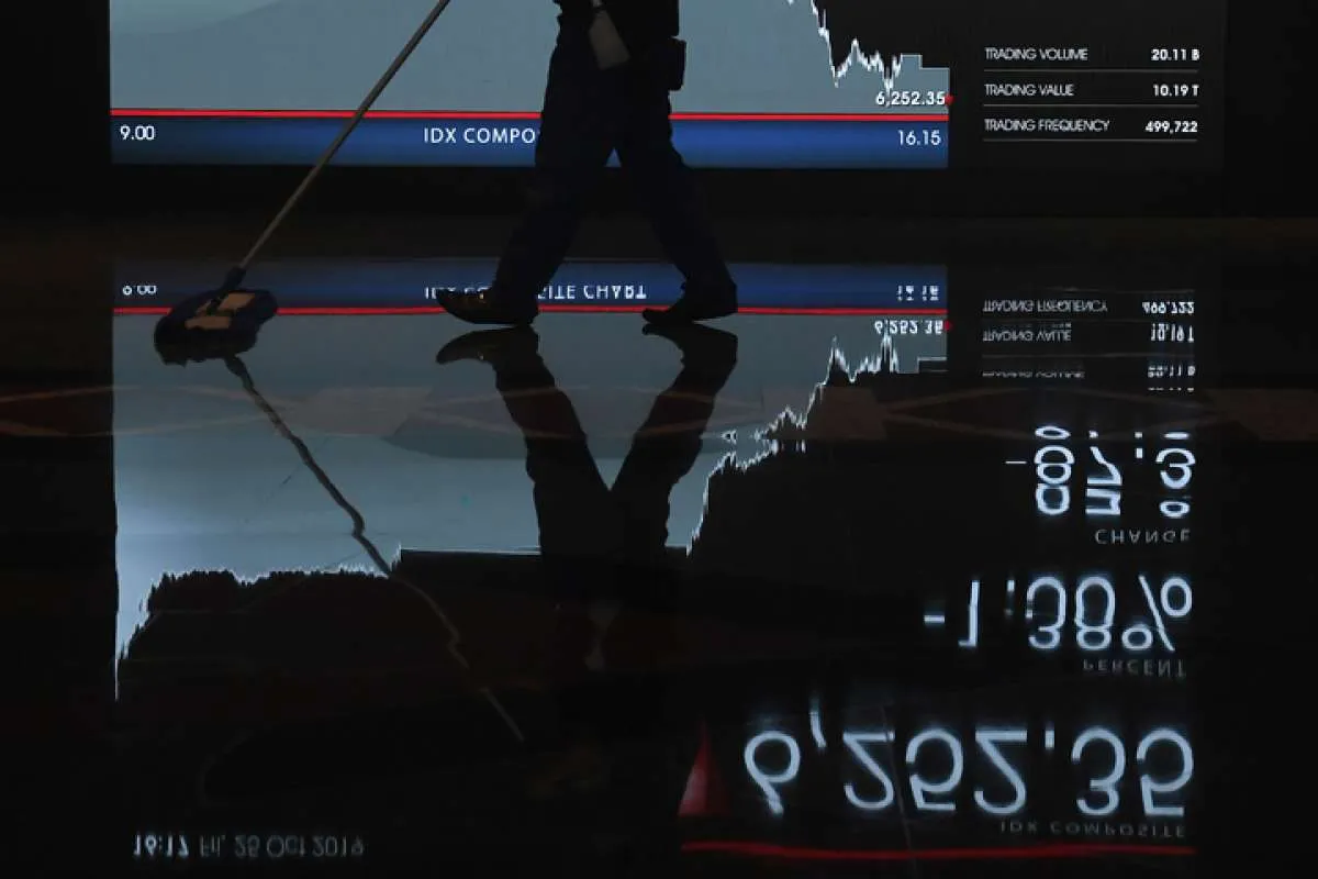 IHSG melempem, 10 saham ini beri untung terbesar, Senin (11/11)