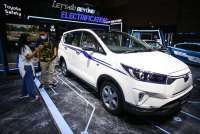 Toyota: Dorong Adaptasi Kendaraan Listrik Bisa dengan Mobil Hybrid