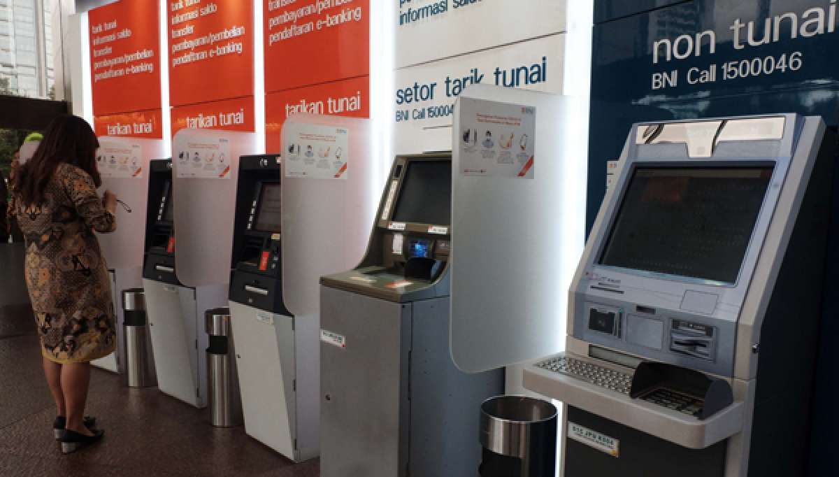 Bank Besar Cetak Laba Besar