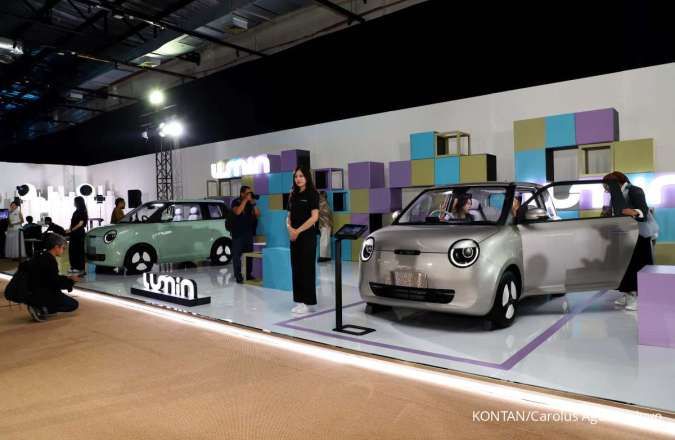 Review Penjualan Mobil Listrik Indonesia Nov 2025: Siapa Juara? Cek Harga Terbaru