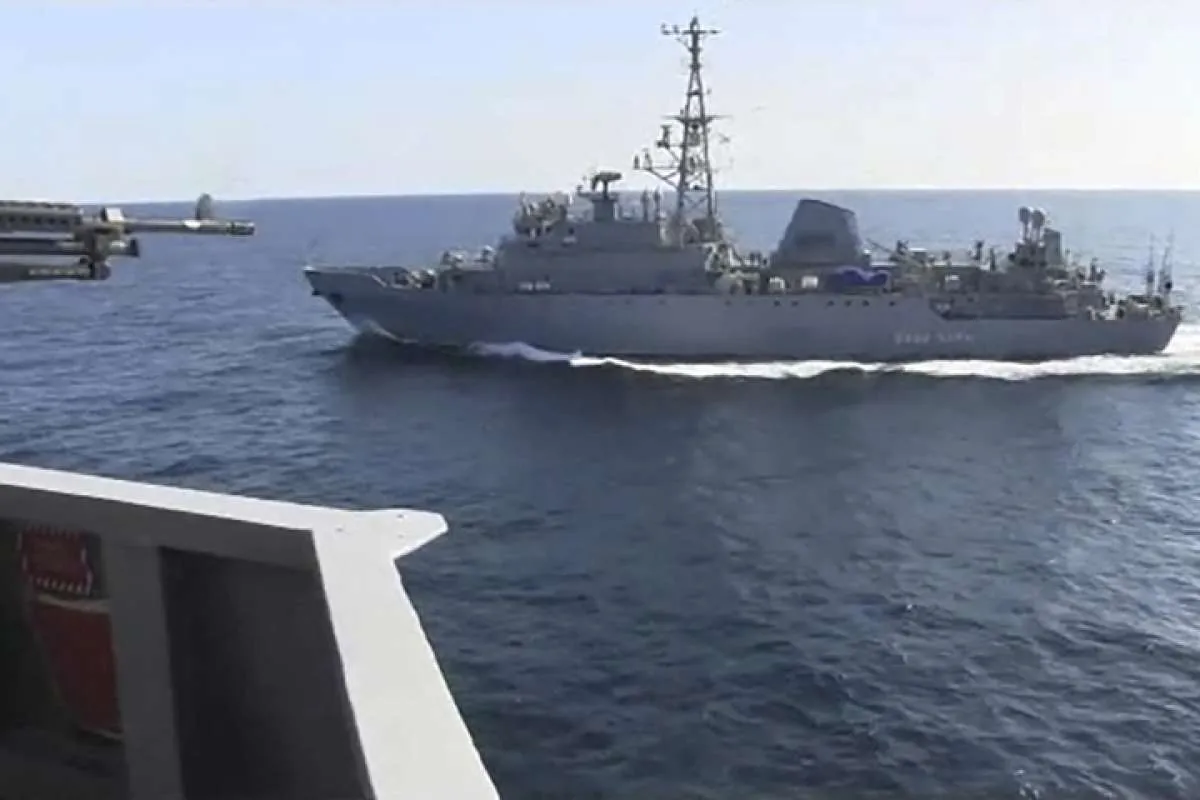 Langgar perbatasan, kapal perusak Rusia nyaris seruduk kapal perusak AS