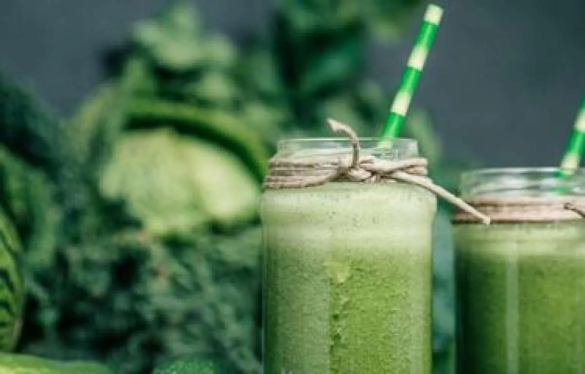 Smoothie Hijau Ini Efektif Meredakan Asam Lambung Tinggi 