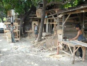 Sentra mebel: Bahan baku hanya dari kayu bekas berserat (2)
