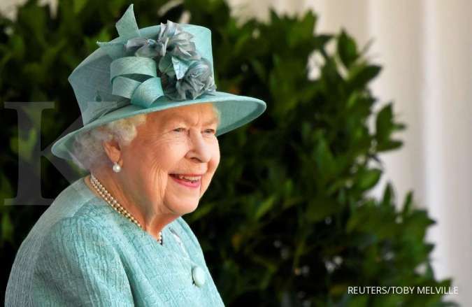 Ratu Elizabeth muncul pertama kali di hadapan publik sejak wawancara Harry dan Meghan