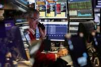 Wall Street Melemah, S&P 500 Tergelincir Imbas Sentimen Tarif Perdagangan Trump