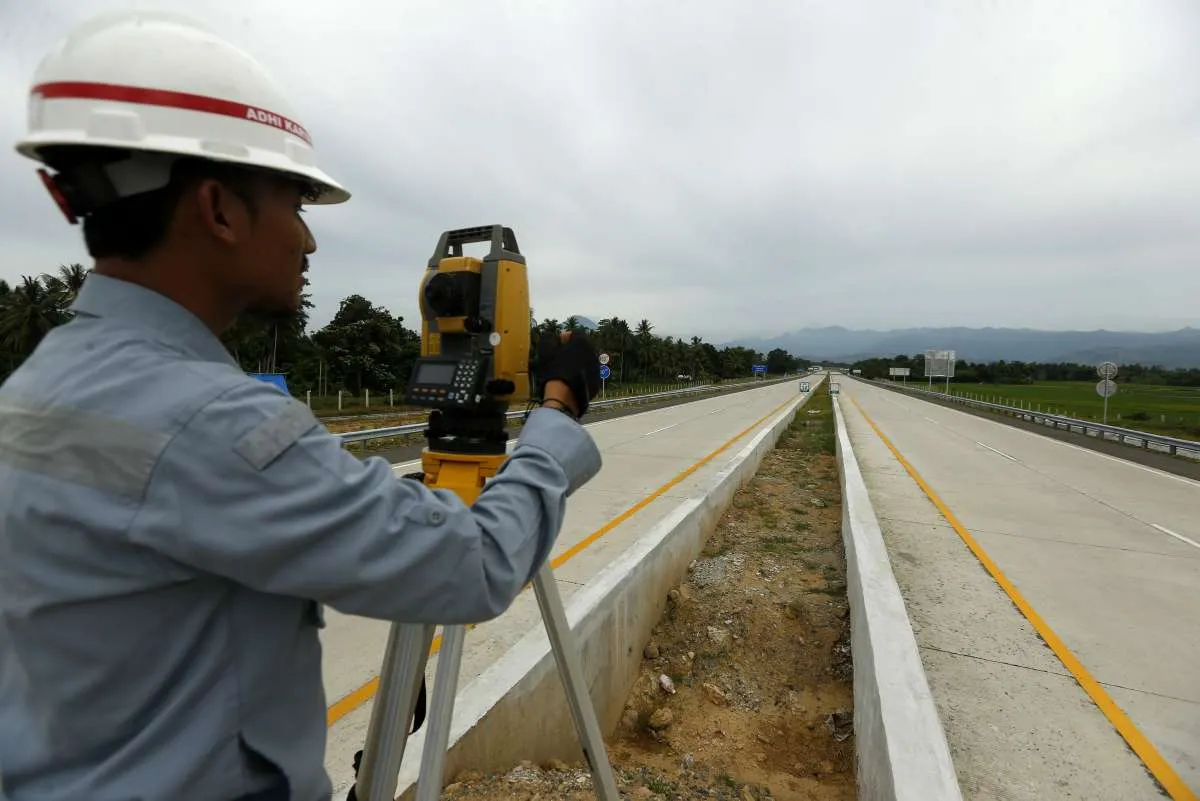 Jokowi minta terobosan pendanaan tol Trans Sumatra
