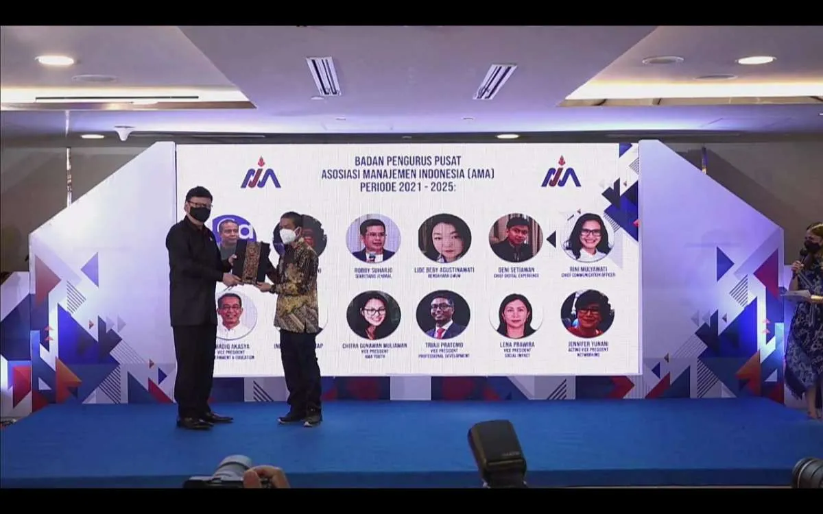 Tjahjo Kumolo Lantik Alex Denni sebagai Ketum AMA dan Usung Konsep Organisasi Digital