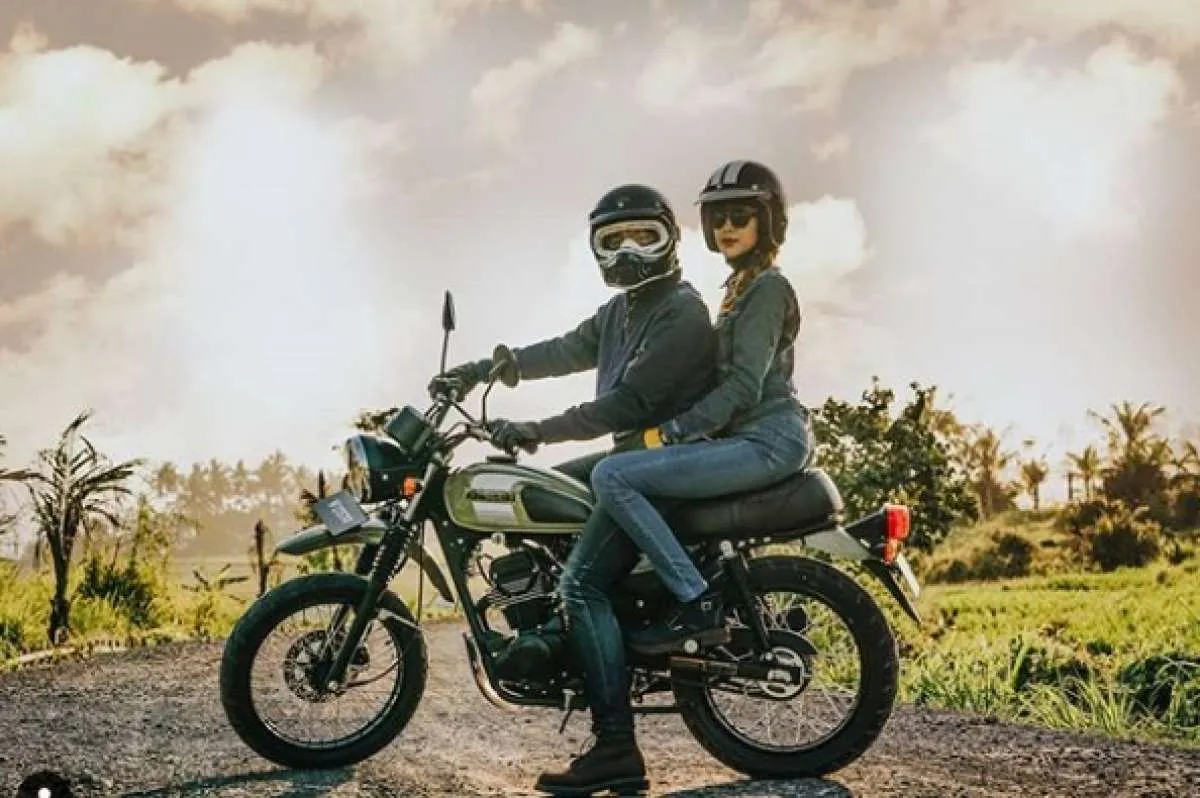 Kawasaki W175 TR bergaya scrambler dibanderol mulai Rp 29,9 juta