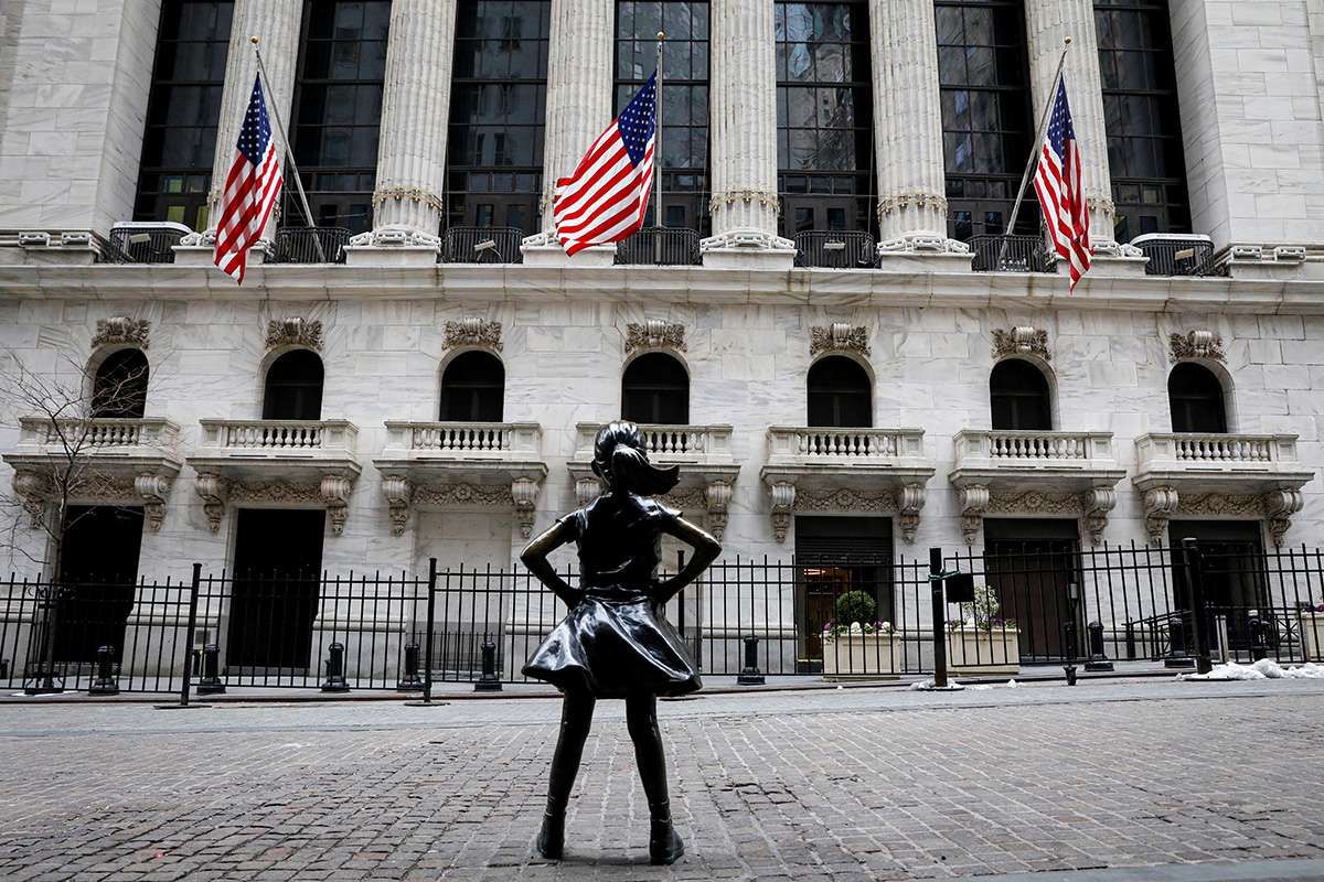 Wall Street: Dow Jones, S&P 500, dan Nasdaq Melemah, Saham Apple dan Tesla Merosot