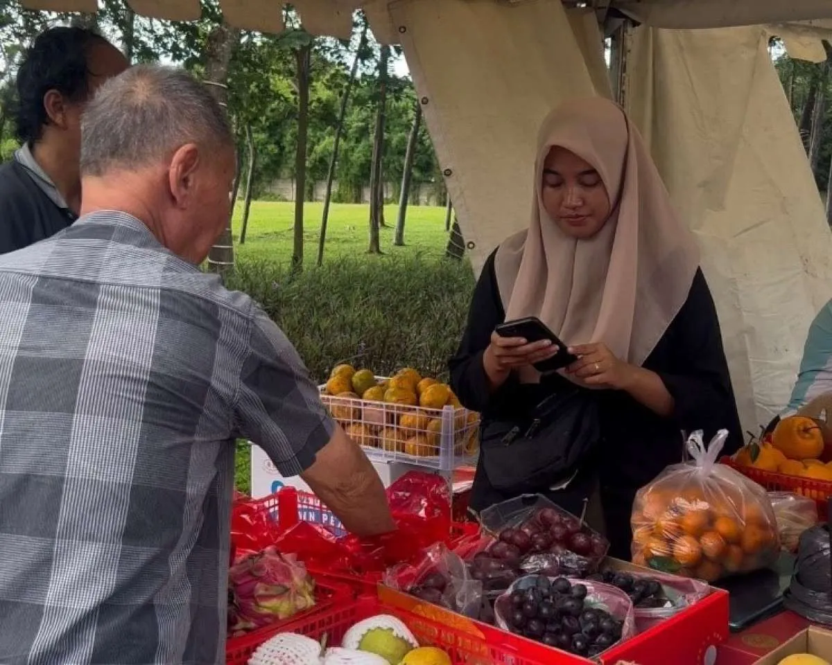 Suvarna Sutera Sambut Awal Tahun & Imlek dengan Kemeriahan Pesta Buah