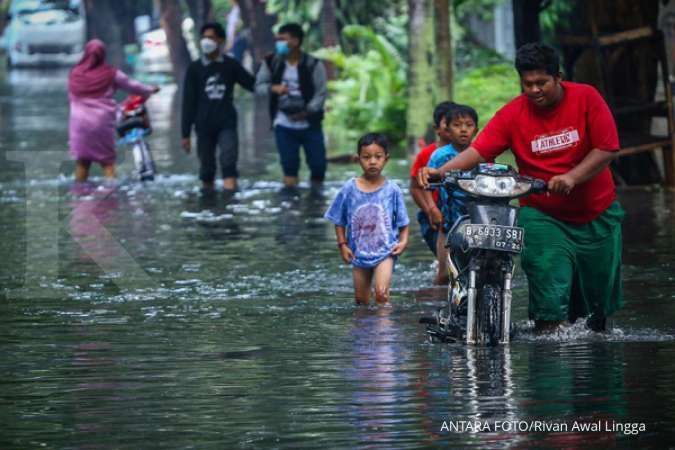 Cuaca besok di Jabodetabek hujan lebat, Jakarta tetap waspada potensi banjir