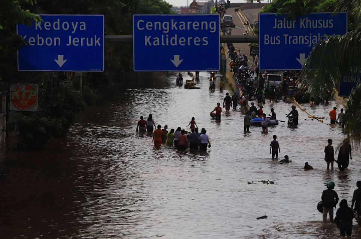 Asuransi hanya tanggung klaim bila asuransi diperluas dengan kaver risiko banjir
