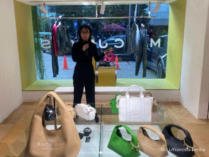 Marc Jacobs Rayakan Keberadaannya Selama 4 Dekade, Pamerkan Produk Terbarunya