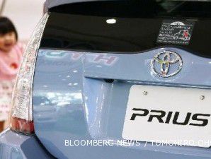 2011, Toyota rilis dua kendaraan dibawah nama Prius