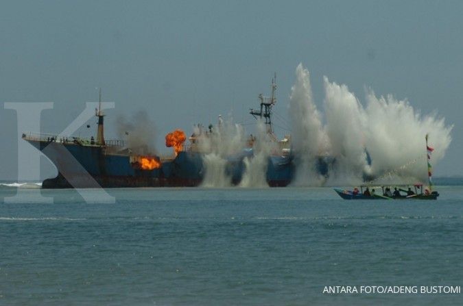 Menteri Susi menegaskan penenggelaman kapal tak rusak lingkungan