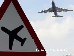 United Airlines Beli Continental Airlines