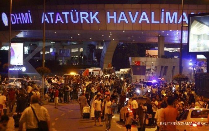 Bom mengguncang Bandara Ataturk Istanbul, 28 tewas