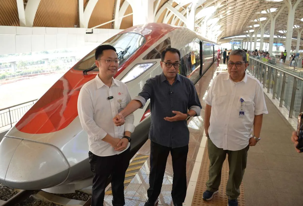 Menhub: Warga Malaysia Juga Antusias Menjajal Whoosh