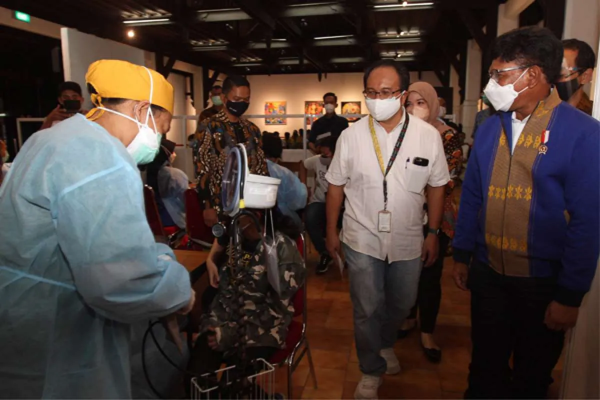 Jangan asal selfie, selalu lindungi data pribadi pasca vaksinasi 