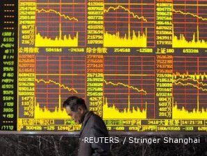 Spekulasi kenaikan bunga China menekan bursa Shanghai