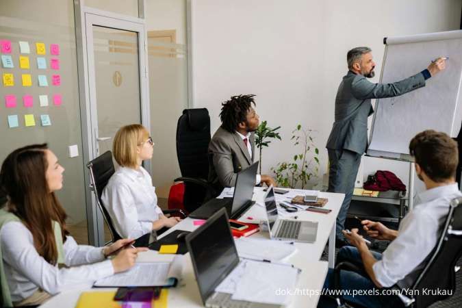 Bukan Hanya Teknis! 5 Soft Skill Ini Kunci Sukses Karier 2026