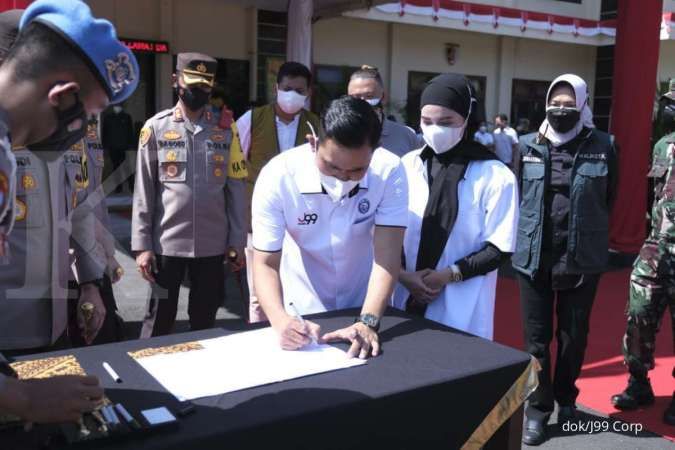 Bos J99 Corp bagikan 5.000 sembako untuk warga Malang Raya yang terdampak Covid-19