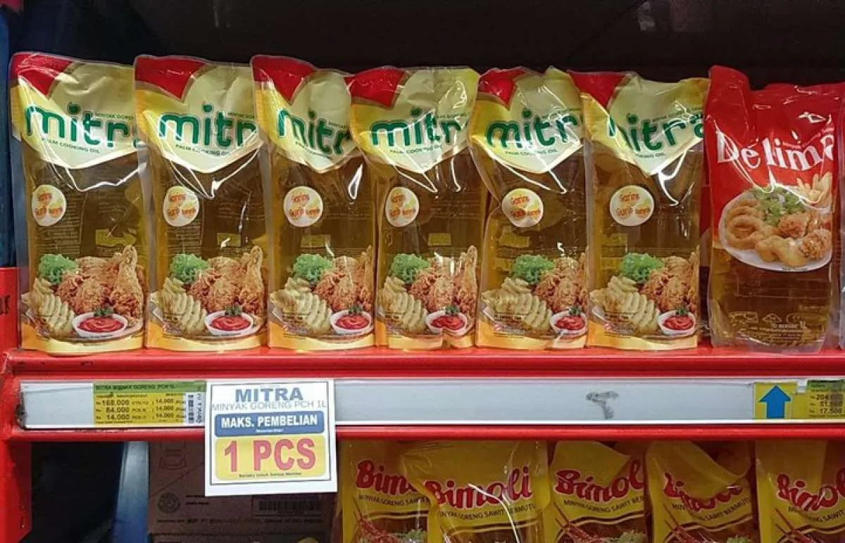 Sinar Mas Agribusiness Salurkan 580.000 Liter Minyak Goreng Kemasan Harga Terjangkau