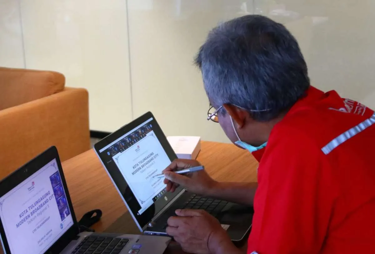 Target harga Telkom Indonesia (TLKM) dipangkas, analis masih sarankan beli 
