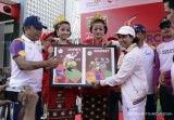 Telkomsel meluncurkan kartu perdana simPATI dan menjajal layanan 5G di Asian Games